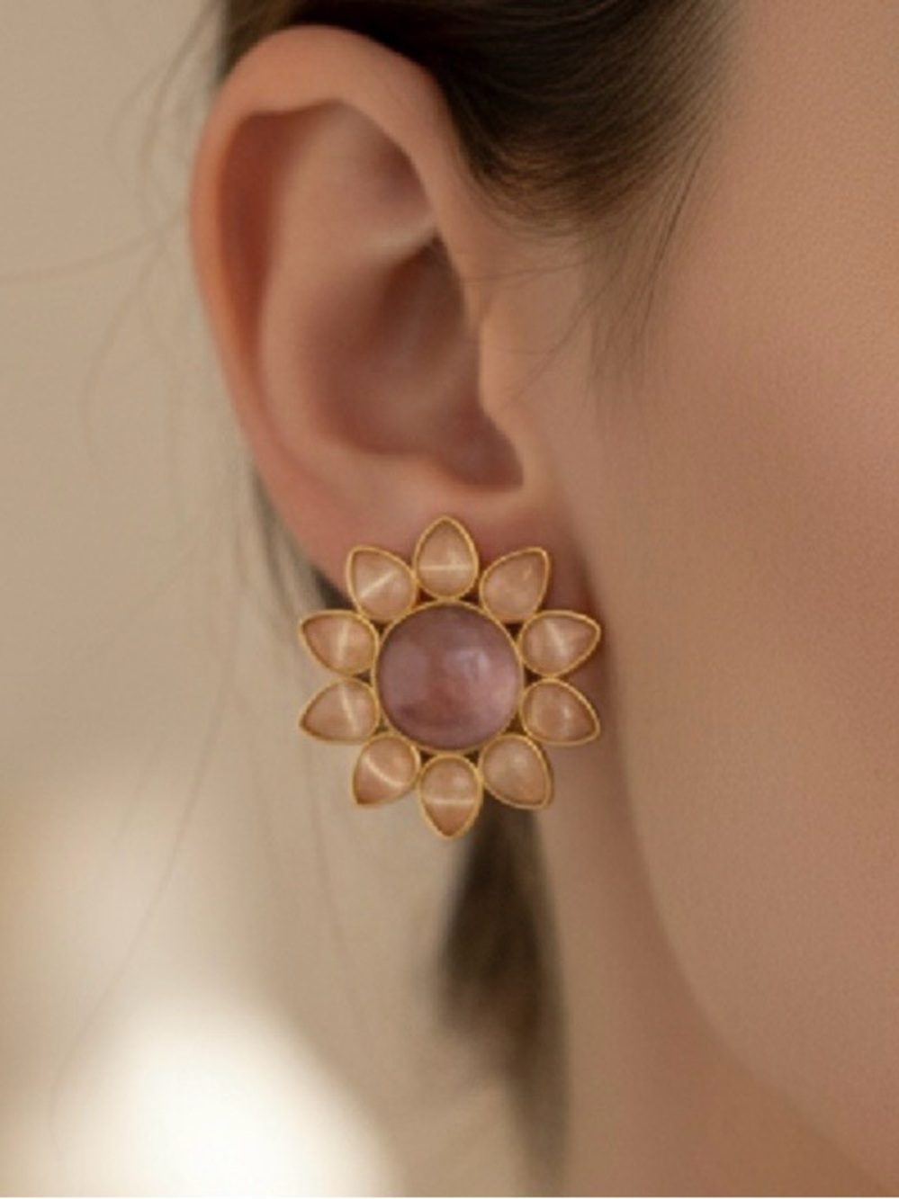 The polite Society Earrings.